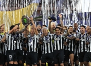 华体会官网-国际足球联赛英勇搏击，球员实力碰撞