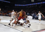 华体会直播-霍芬海姆客战绝平击败拜仁，德甲冠军悬念再度升温，霍芬海姆对拜仁比分预测