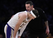 华体会网址-包含湖人爆冷负于魔术，客场遭遇两连败的词条