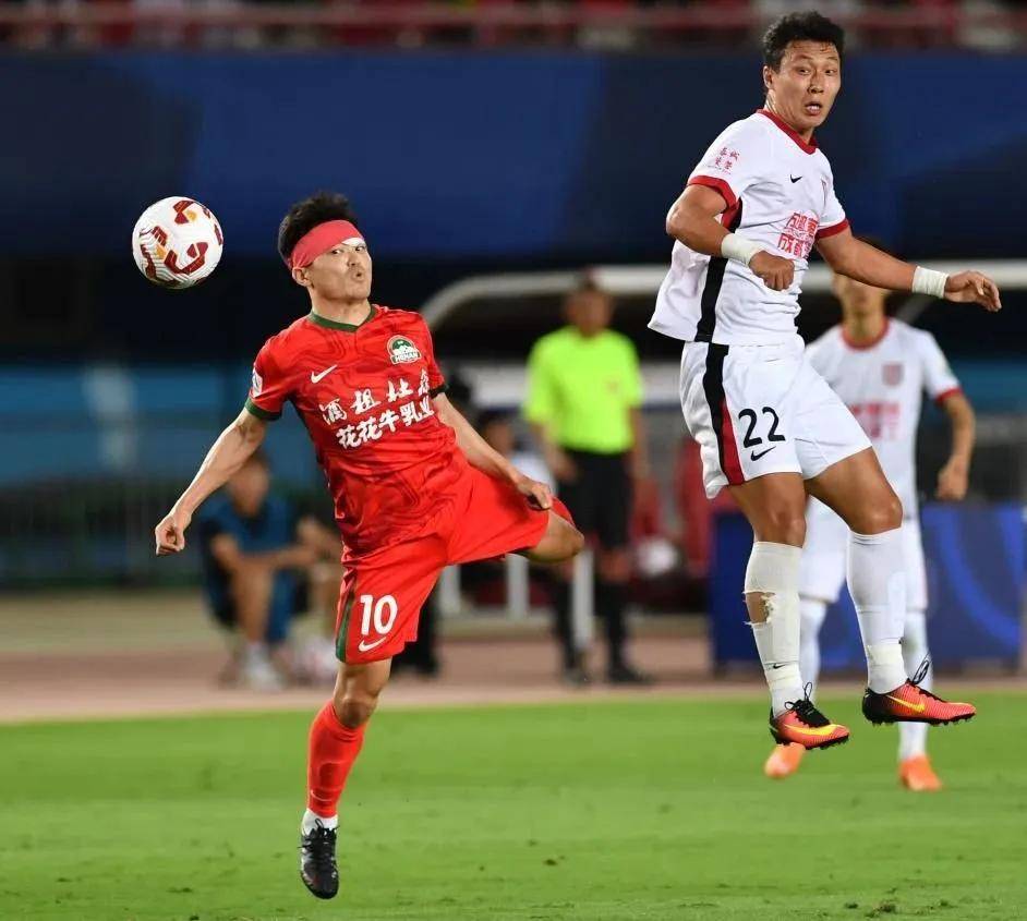 凭借一波广州队，中超成功爆冷，现场教练席炸锅的简单介绍