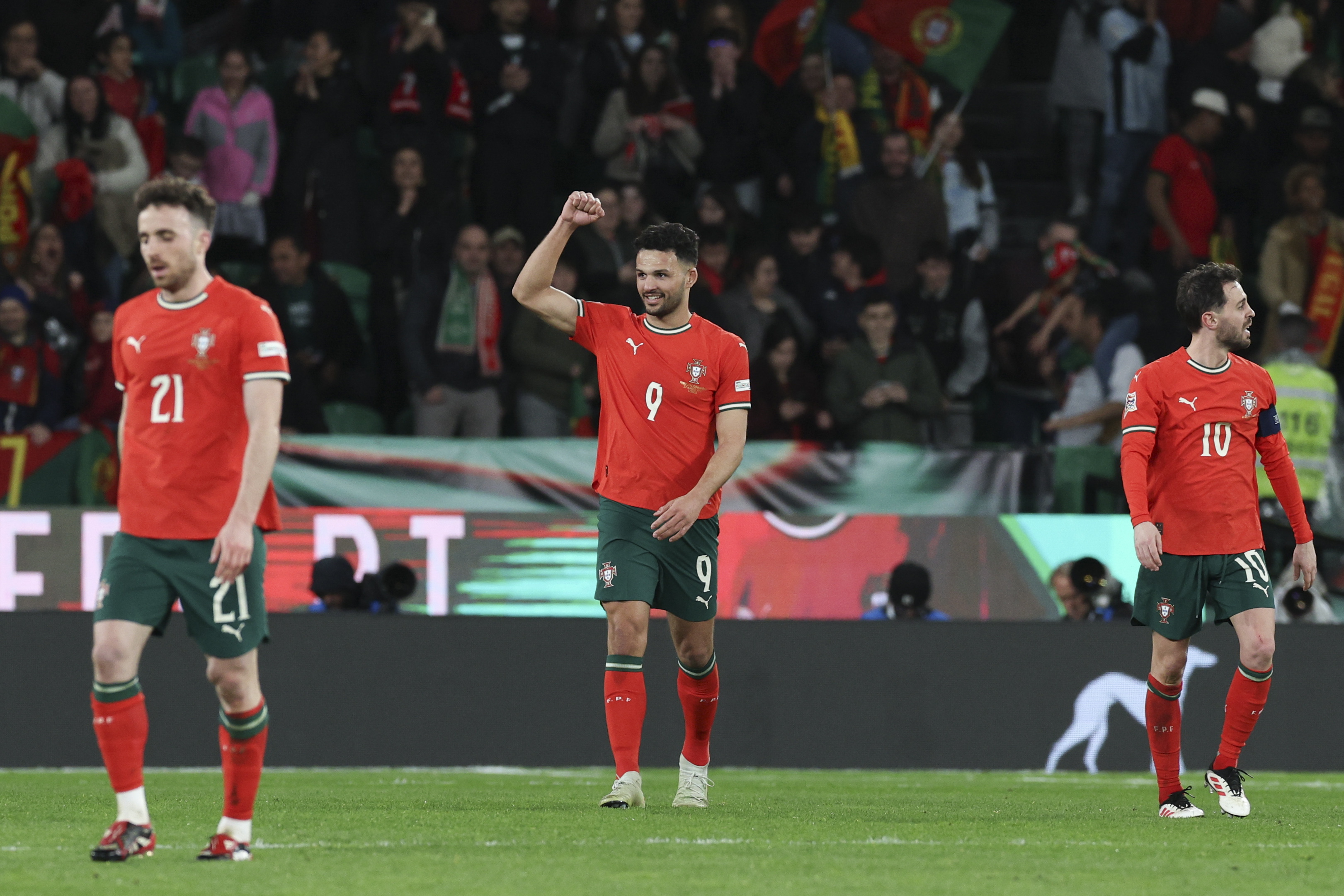 葡萄牙队巅峰表现，欧预赛夺得冠军的简单介绍