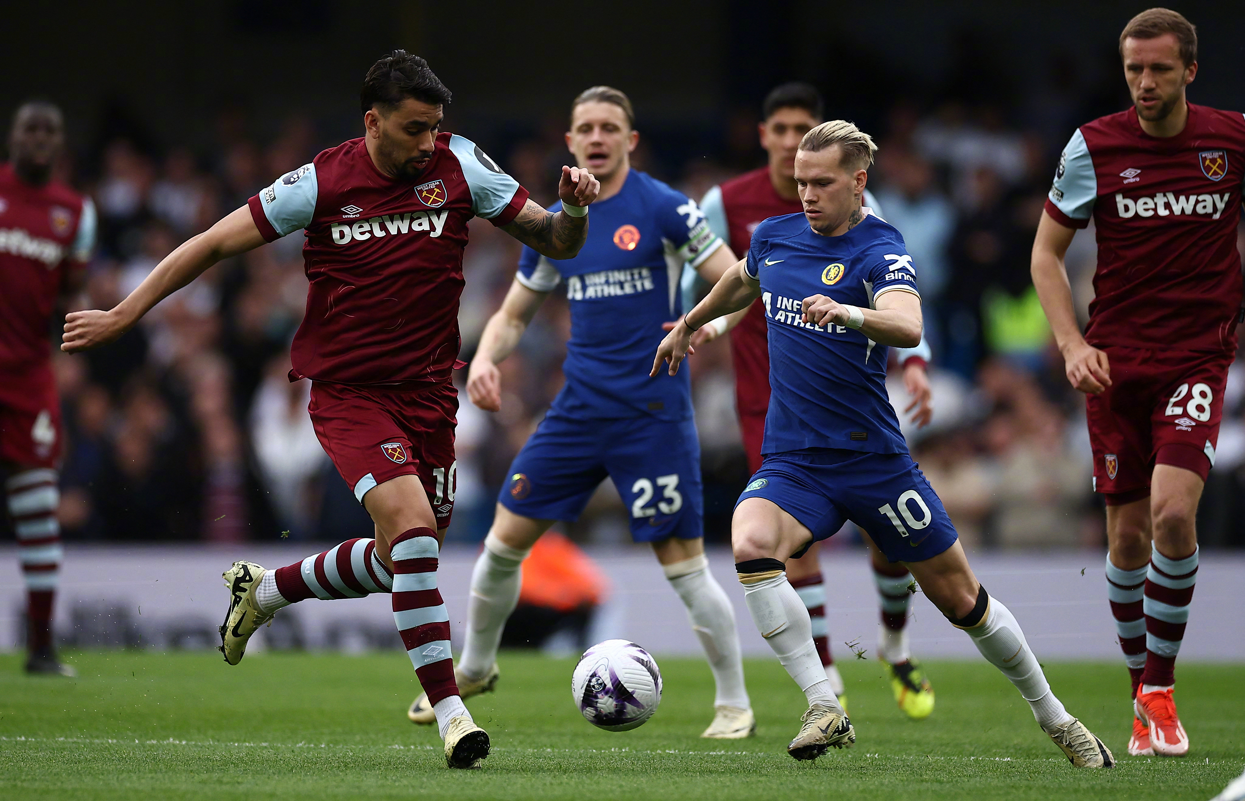 关于切尔西主场大胜，英超争冠形势大好的信息