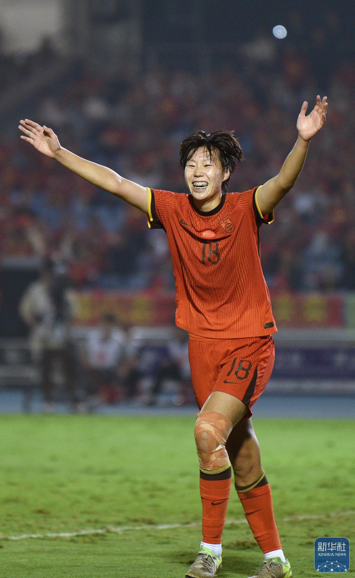 关于国内女足比赛再创辉煌，队员斗志昂扬的信息