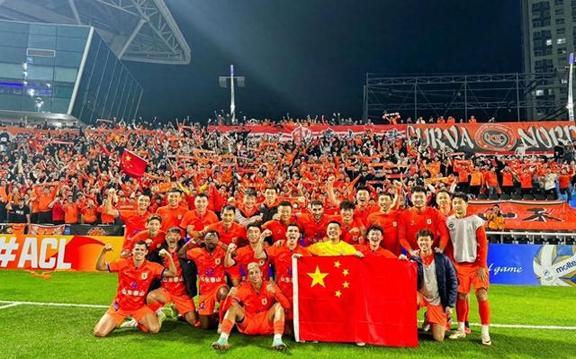 包含上海上港战胜山东泰山，取得两连胜的词条