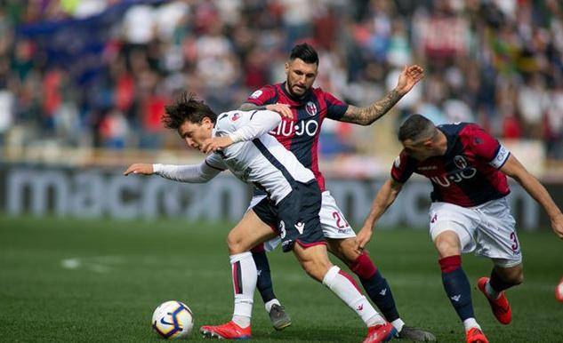 佛罗伦萨主场击败卡利亚里，轻松取胜