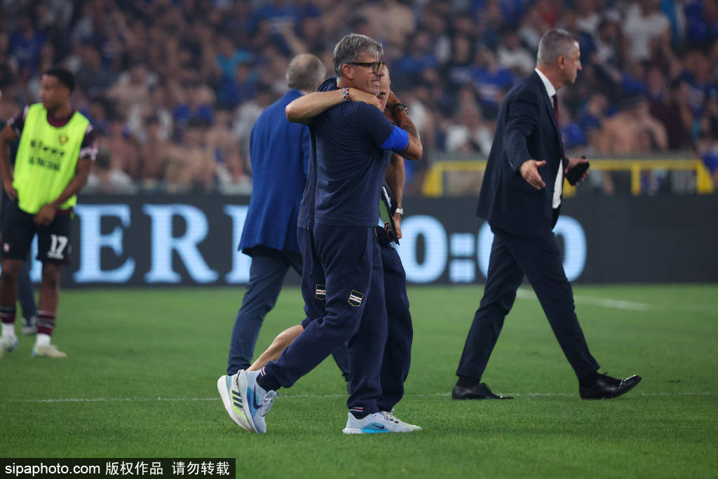 佛罗伦萨主场击败卡利亚里，轻松取胜