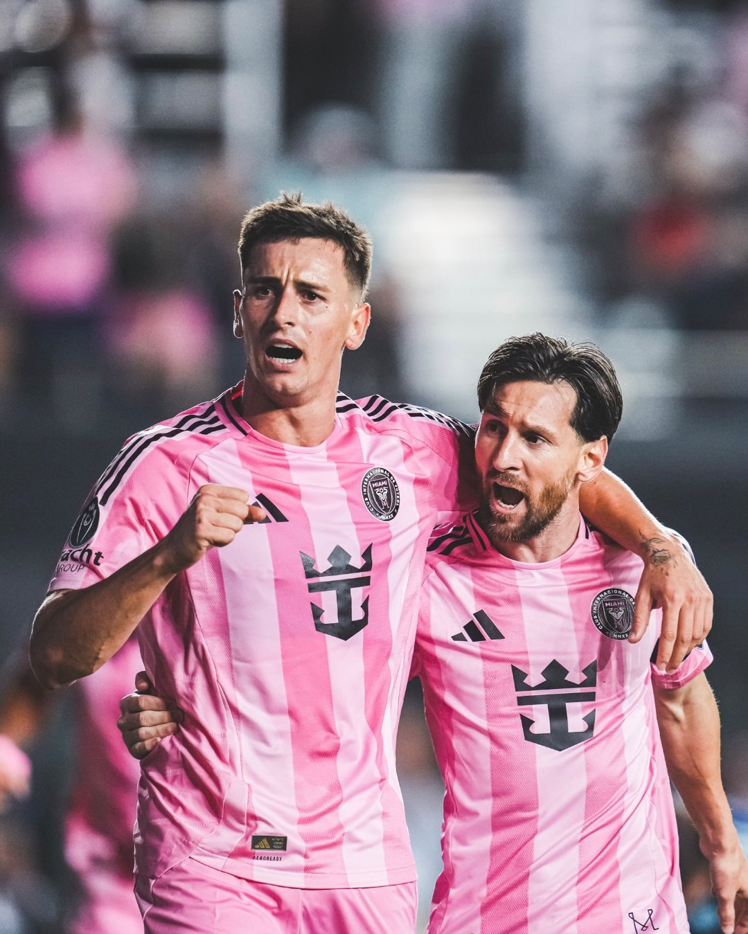 国际足球联赛英勇搏击，球员实力碰撞