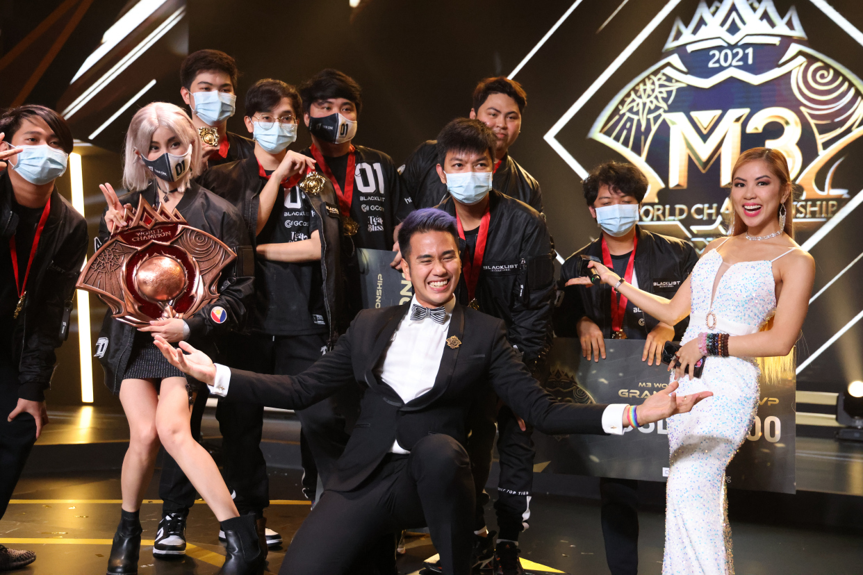 关于胜负之争对决现场色彩斑斓引人瞩目的信息