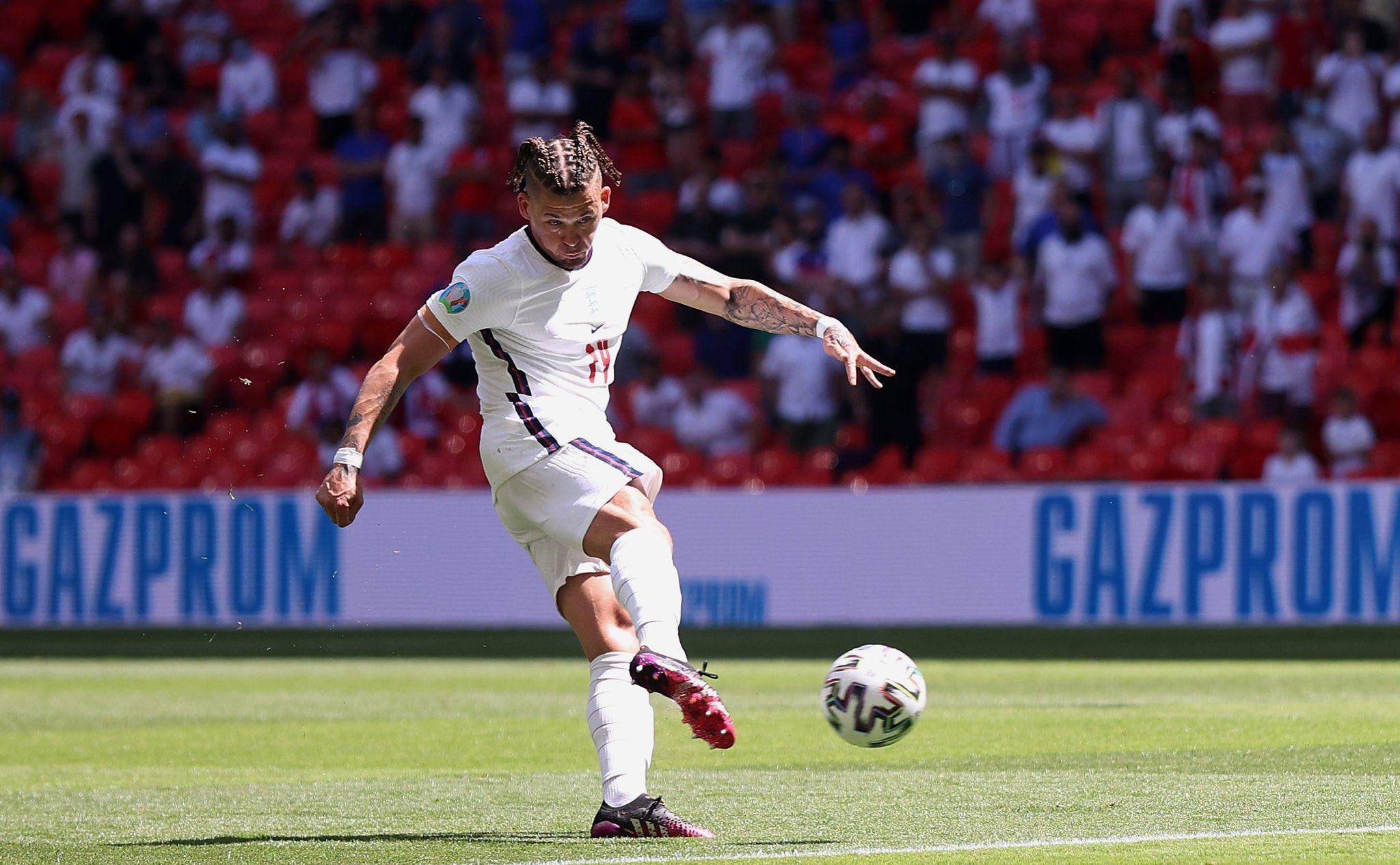 英格兰迎战南斯拉夫，豪门再度出击争夺胜利