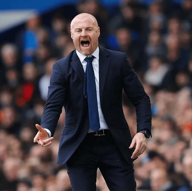 埃弗顿队长领队赢得胜利庆祝成功