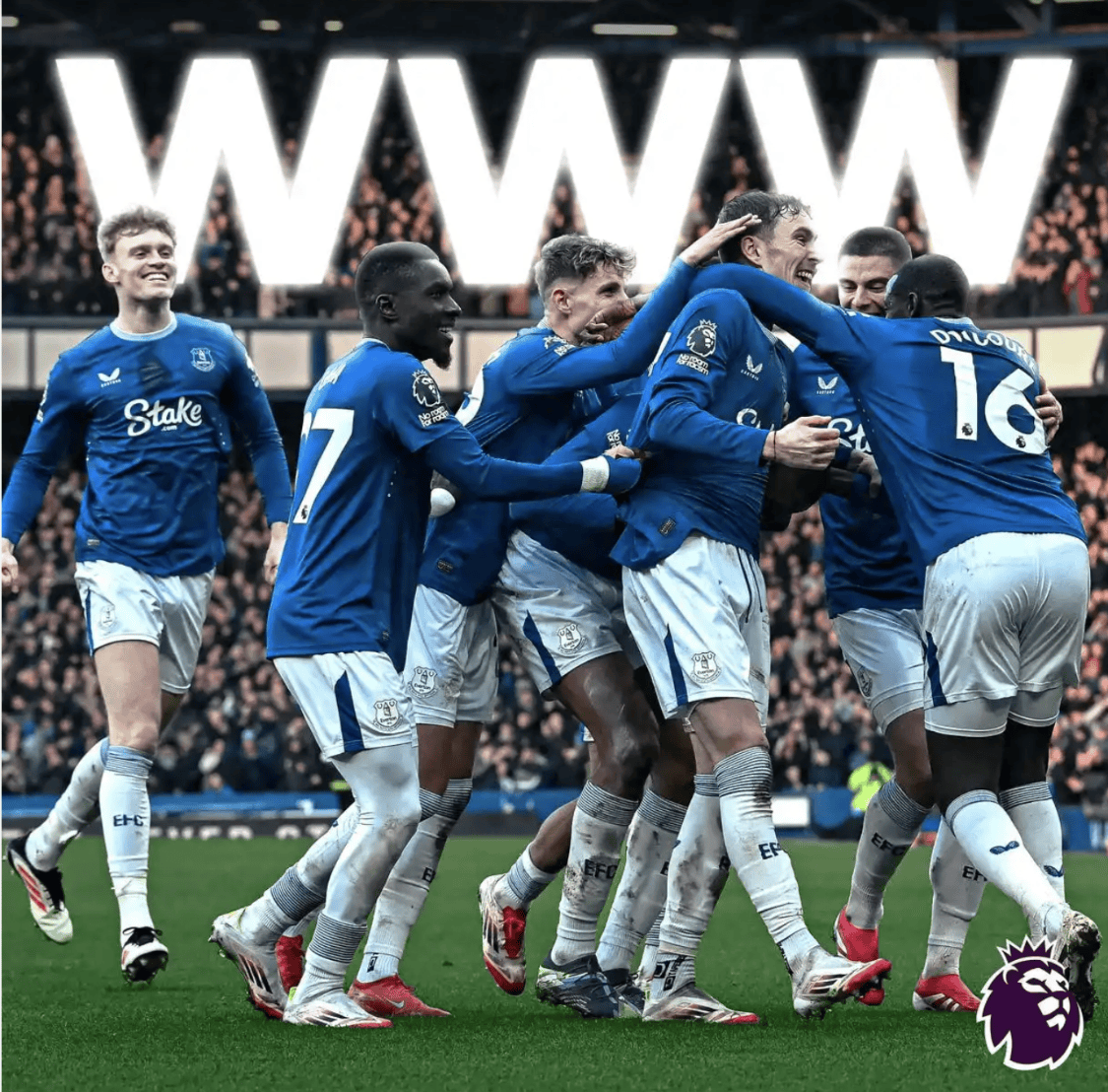 埃弗顿队长领队赢得胜利庆祝成功