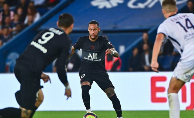 包含法国联赛新秀浮出水面，他会成为下一个巨星吗的词条