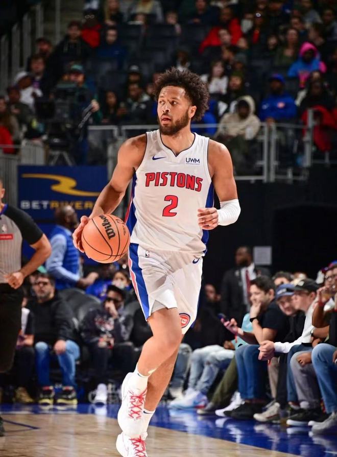 活塞主帅透露球队正在寻找新援加快提升战斗力的简单介绍