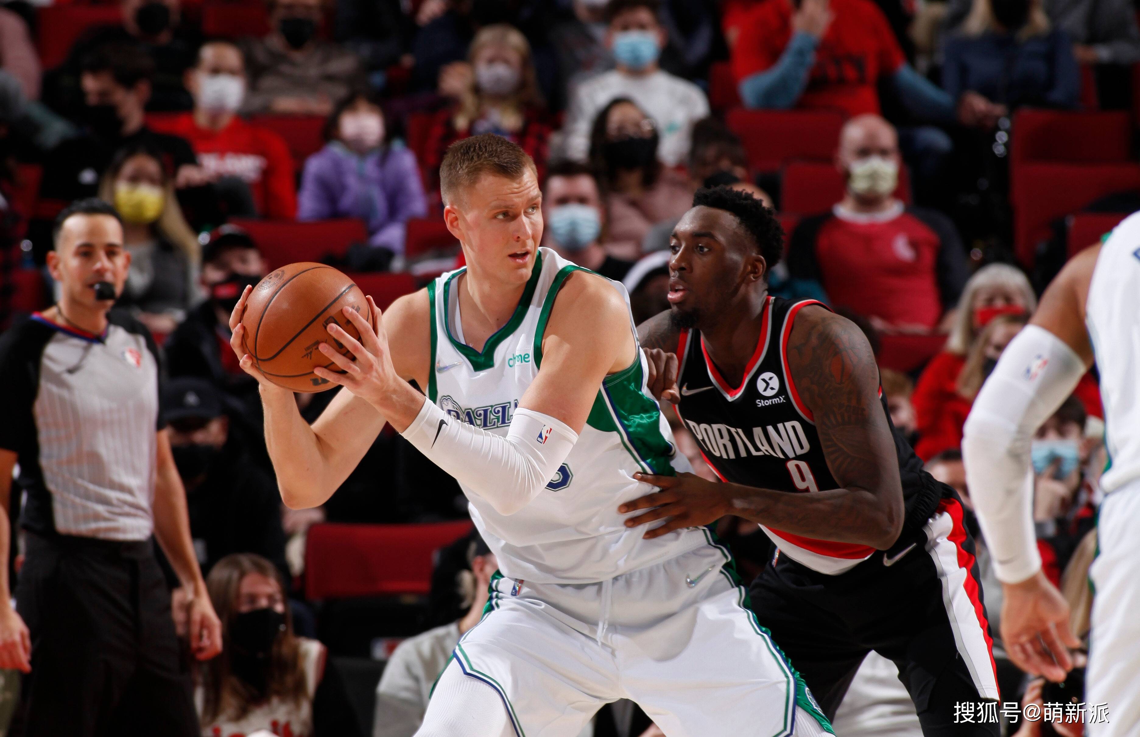 爵士大胜开拓者，领头羊稳如磐石