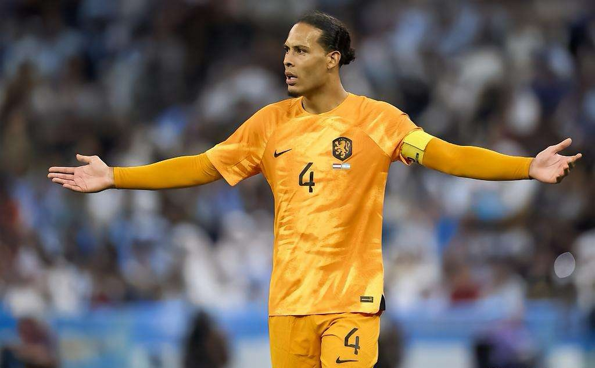 包含利物浦客场逆转拜仁，范戴克破门的词条